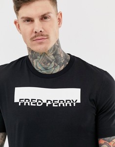 Черная футболка с принтом Fred Perry - Черный
