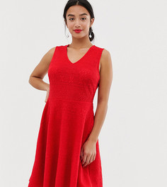Короткое приталенное платье без рукавов Y.A.S Petite Caia - Красный