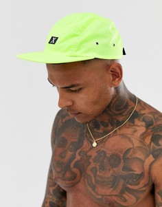 Ярко-желтая нейлоновая 5-панельная кепка с нашивкой ASOS DESIGN - Желтый