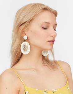 Крупные серьги из рафии Stradivarius