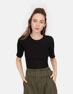 Футболка с волнистыми краями Stradivarius