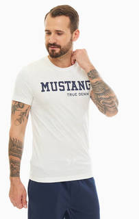 Футболка Белая футболка из хлопка с логотипом бренда Mustang