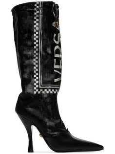 Versace сапоги с логотипом на высоком каблуке