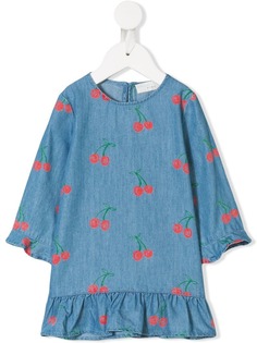 Stella McCartney Kids джинсовое платье с принтом вишен