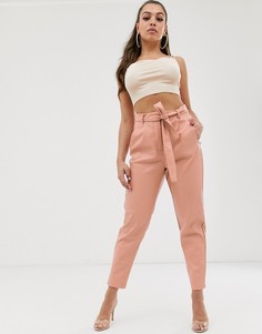 Брюки из искусственной кожи персикового цвета с поясом Missguided - Розовый