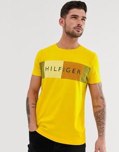 Желтая футболка с большим логотипом-флагом Tommy Hilfiger - Желтый