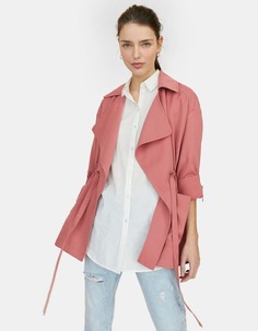 Короткий тренч из струящейся ткани Stradivarius