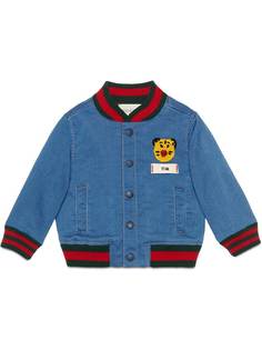 Gucci Kids джинсовая куртка-бомбер с нашивкой