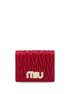 Miu Miu стеганый кошелек с металлическим логотипом