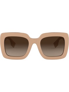 Burberry Eyewear солнцезащитные очки в массивной квадратной оправе