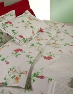Комплекты постельного белья Постельное белье 2 спальное евро макси Mirabello Hibiscus белое с красными цветами (44400)