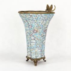 Вазы Ваза фарфоровая со стрекозой 22х22х33 см Wah luen handicraft