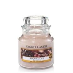 Свечи, подсвечники, аромалампы Аромасвеча в банке Смола и дуб 1519669E Yankee Candle