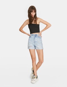 Укороченный топ с вырезом Stradivarius