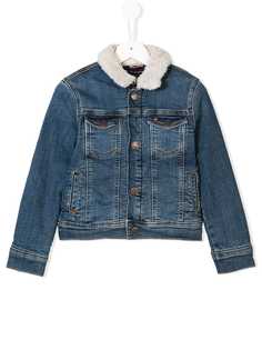 Tommy Hilfiger Junior джинсовая куртка с воротником с отделкой из овечьего меха
