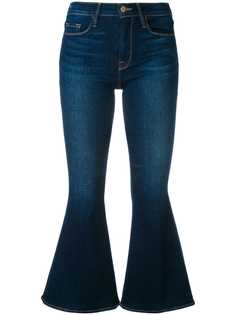 FRAME расклешенные укороченные джинсы