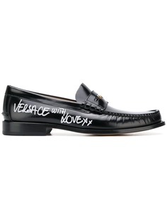 Versace лоферы с принтом логотипа