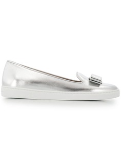 Salvatore Ferragamo лоферы Vara с эффектом металлик