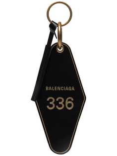 Balenciaga брелок в стиле ключа от номера