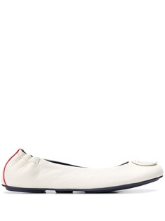 Tommy Hilfiger балетки с металлическим логотипом