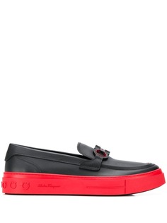 Salvatore Ferragamo лоферы с декором Gancini