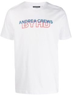 Andrea Crews футболка с круглым вырезом и логотипом