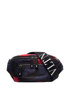 Valentino поясная сумка Valentino Garavani с камуфляжным принтом