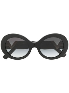 Valentino Eyewear круглые солнцезащитные очки с логотипом VLogo
