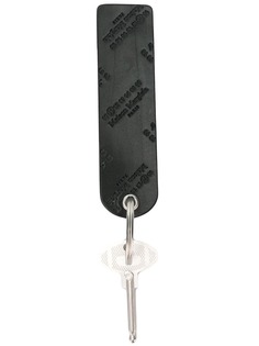Maison Margiela брелок для ключей с гравировкой логотипа