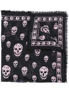 Alexander McQueen платок с узором Skull