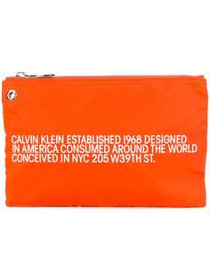 Calvin Klein 205W39nyc клатч с вышивкой истории бренда