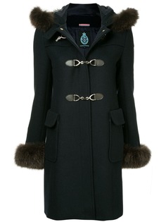 Guild Prime двубортное пальто с капюшоном с меховой оторочкой