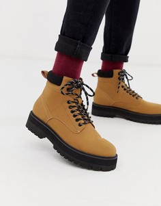Светло-коричневые ботинки из искусственной кожи со шнуровкой и контрастной черной подошвой ASOS DESIGN - Рыжий