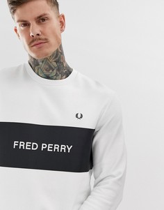 Белый свитшот с круглым вырезом Fred Perry - Белый