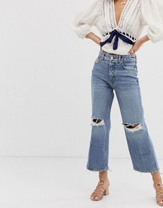 Широкие укороченные джинсы с дырками на коленях Free People Ranger - Синий