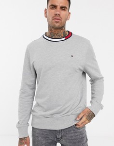 Серый свитшот с круглым вырезом и фирменной контрастной отделкой Tommy Hilfiger - Серый