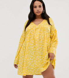Желтое свободное платье с цветочным принтом эксклюзивно для PrettyLittleThing Plus - Мульти