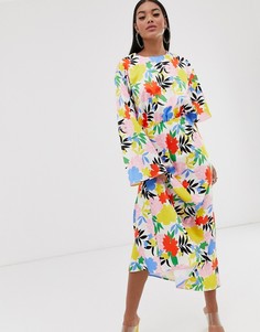 Платье макси с асимметричными рукавами и ярким цветочным принтом ASOS DESIGN - Мульти