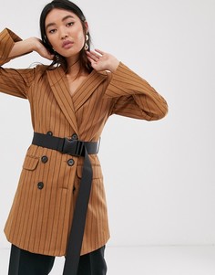 Коричневый удлиненный блейзер в полоску с поясом в стиле ремня безопасности ASOS DESIGN - Мульти