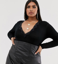 Черное боди с глубоким вырезом и кружевной отделкой PrettyLittleThing Plus - Черный