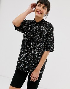 Черная oversize-рубашка в горошек с короткими рукавами Monki - Черный