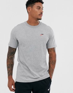 Серая футболка с контрастным логотипом Nike - Серый