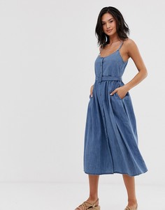 Синее выбеленное джинсовое платье миди с ремешком ASOS DESIGN - Синий