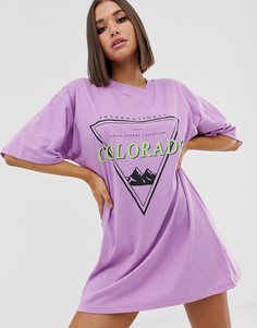 Платье-футболка в стиле oversize с яркой надписью Missguided - Фиолетовый