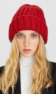 Шапка из трикотажа крупной вязки Stradivarius