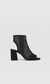 Открытые ботильоны с перфорацией Stradivarius