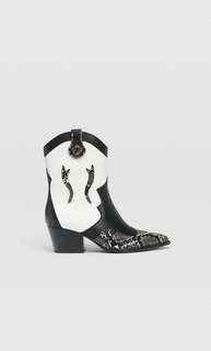 Комбинированные ботильоны в ковбойском стиле Stradivarius