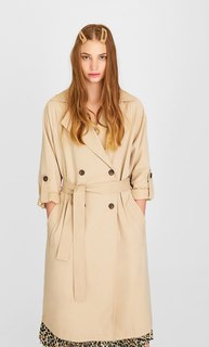Длинный тренч из струящейся ткани Stradivarius