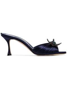 Manolo Blahnik атласные мюли Igura 70 с кристаллами