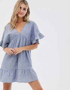 Свободное платье мини из шамбре с V-образным вырезом на груди и спине ASOS DESIGN - Синий
